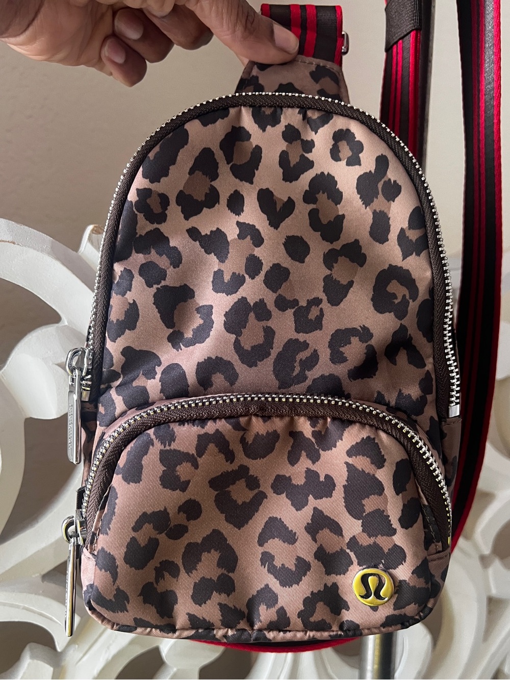 Lululemon | Everywhere Small Sling Bag 2L Leopard - Picture 9 of 9